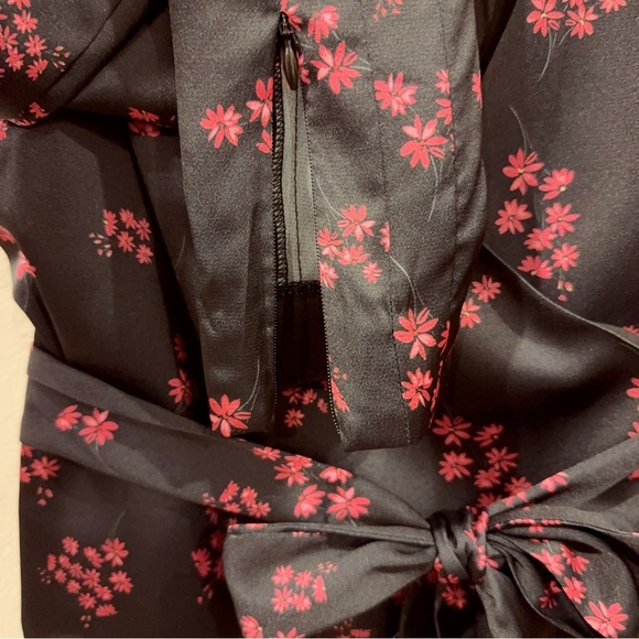 Keepsake Infinity Long Sleeve Wrap Blouse Top with tie Black Ditsy Size M NWT - Picture 3 of 8